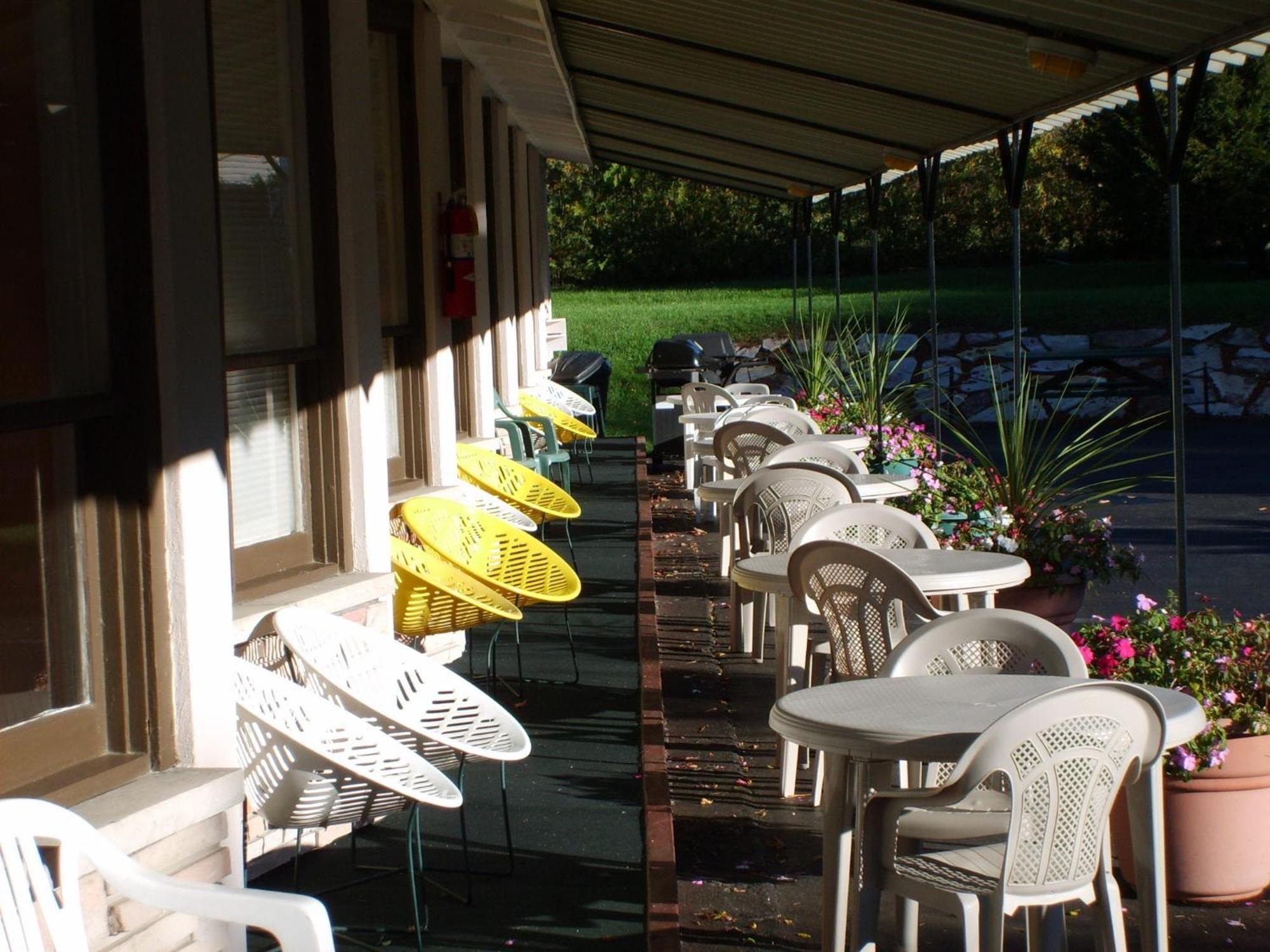Lansdowne Capricorn Motel Royale 1000 Islands מראה חיצוני תמונה