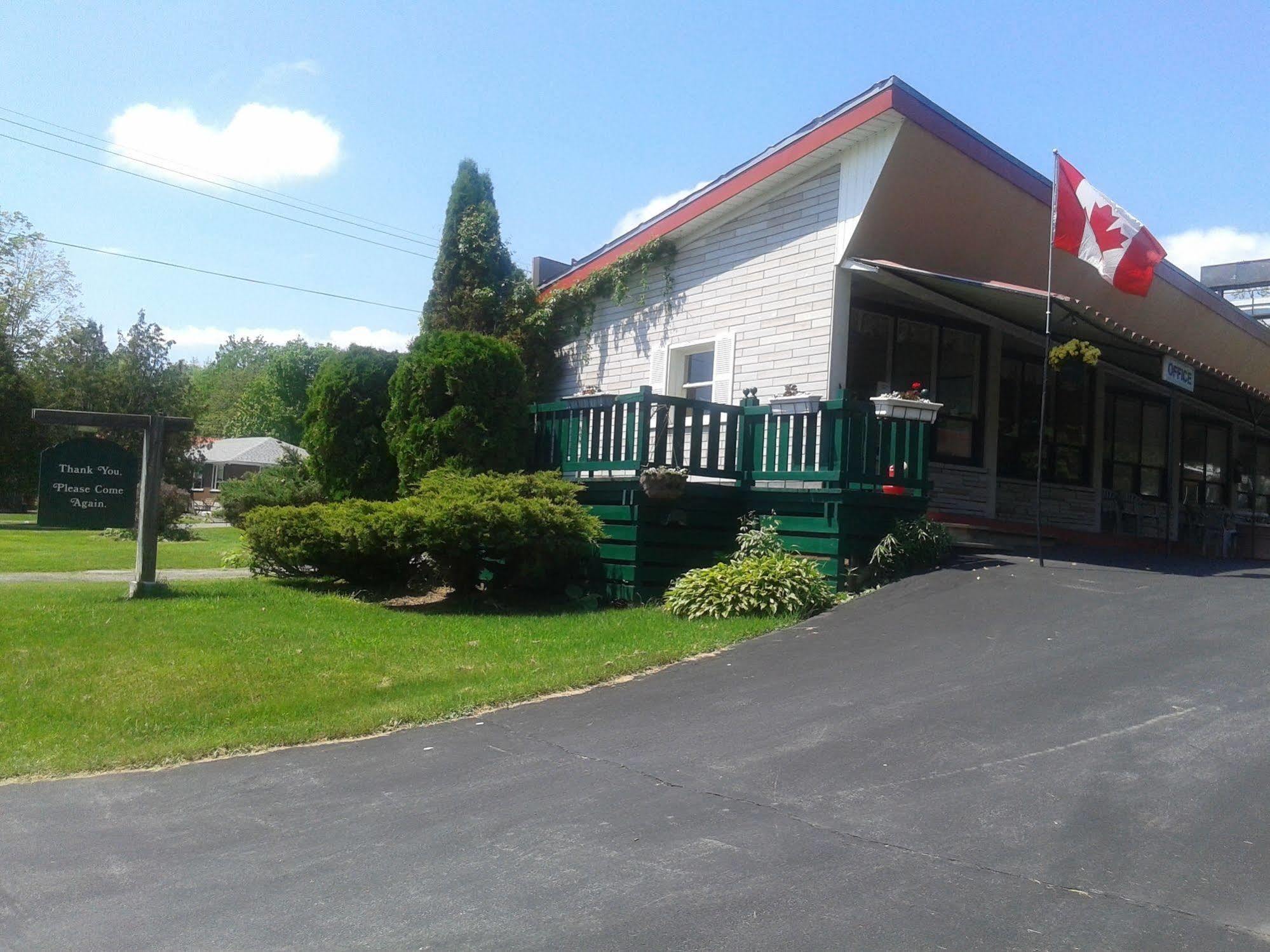 Lansdowne Capricorn Motel Royale 1000 Islands מראה חיצוני תמונה