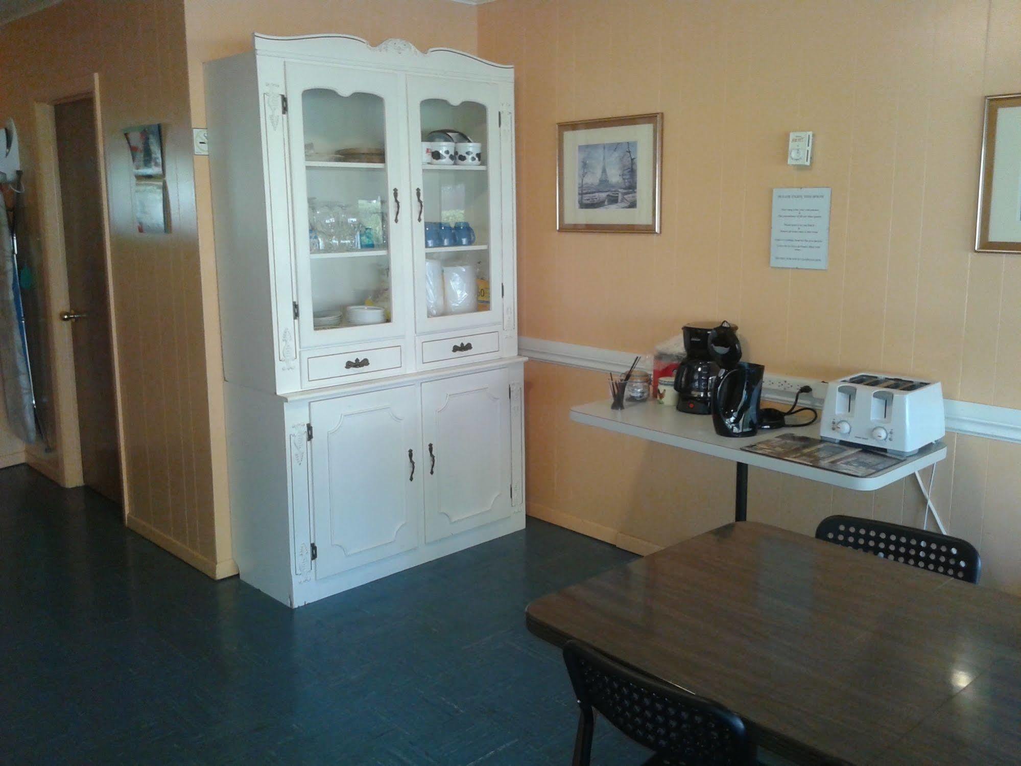 Lansdowne Capricorn Motel Royale 1000 Islands מראה חיצוני תמונה
