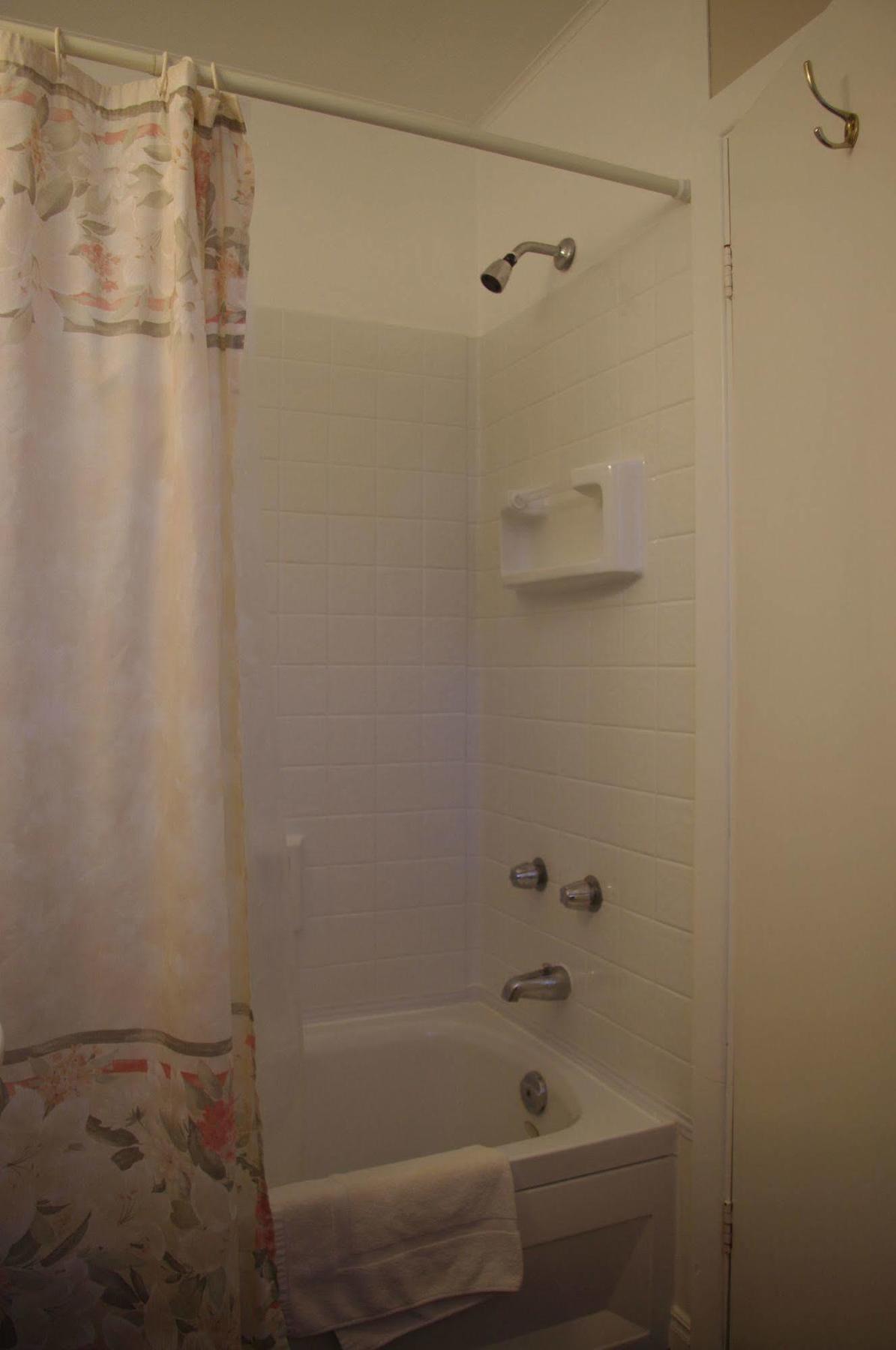 Lansdowne Capricorn Motel Royale 1000 Islands מראה חיצוני תמונה